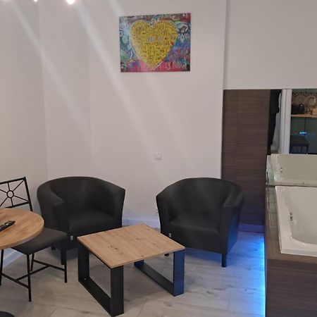 Apartamenty Centrum Z Wanna Dwuosobowa Piotrków Trybunalski Exterior foto
