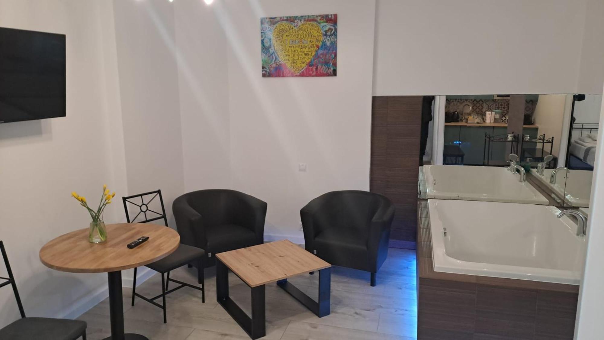 Apartamenty Centrum Z Wanna Dwuosobowa Piotrków Trybunalski Exterior foto